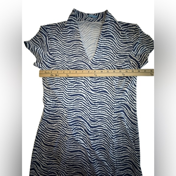 J. Mclaughlin Signature Catalina ClothV Neck Dress, Size Small - Picture 5 of 6